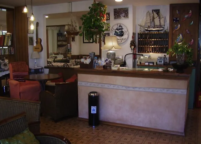 Отель Cortina 3*